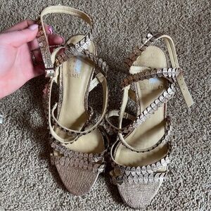 Vince Camuto Yuria strappy rose gold heeled sandal size 7.5 new without box